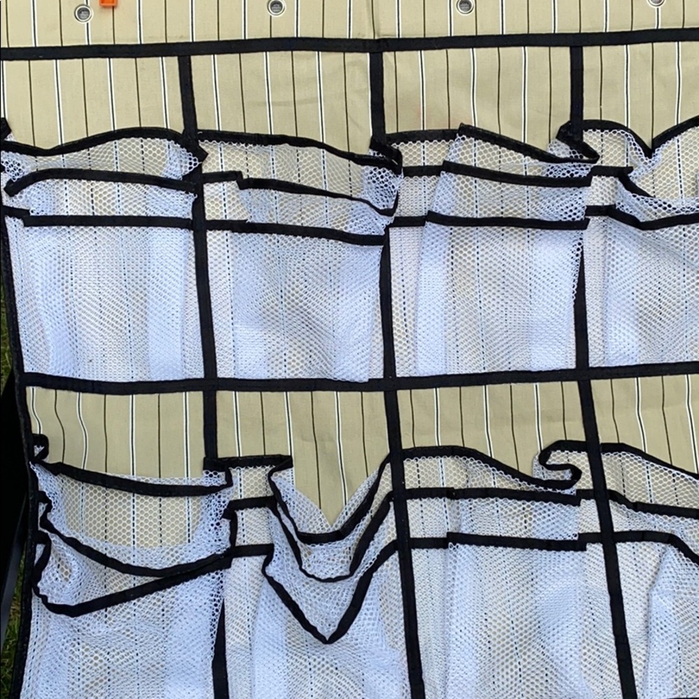Hanging Storage with mesh pockets EUC !